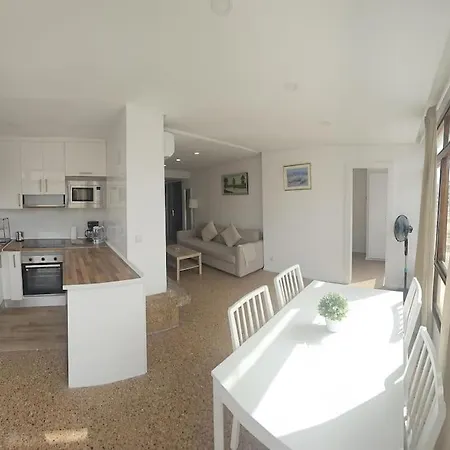 Nogalera Rainbow, 2-bedroom With Pool And Parking Apartment Torremolinos