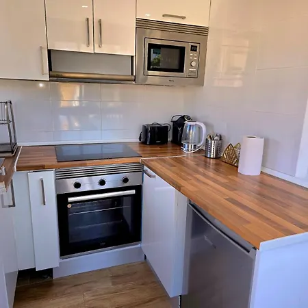 Nogalera Rainbow, 2-bedroom With Pool And Parking Apartment Torremolinos