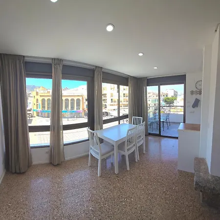 Nogalera Rainbow, 2-bedroom With Pool And Parking Apartment